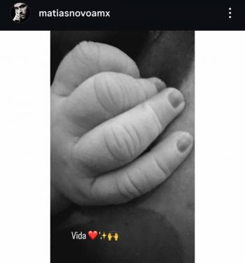 Michelle Renaud y Mat&iacute;as Novoa dan la bienvenida a su segundo hijo