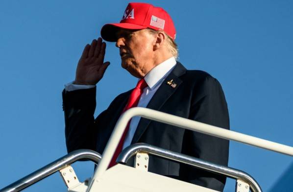 Trump exige mil millones de d&oacute;lares a Harvard y agrava su ofensiva contra universidades