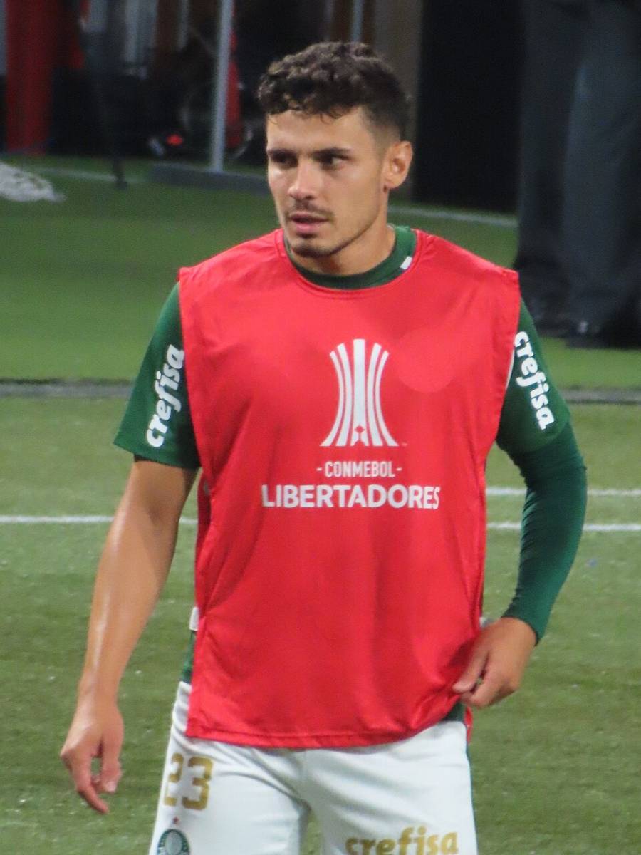Am&eacute;rica refuerza su mediocampo con la llegada del brasile&ntilde;o Raphael Veiga