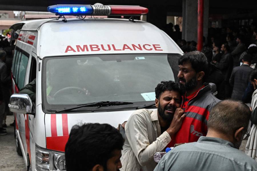 Más de 30 muertos y 169 heridos en un atentado suicida contra una mezquita chiíta en Pakistán