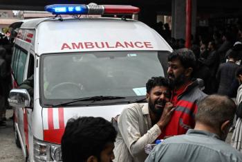 M&aacute;s de 30 muertos y 169 heridos en un atentado suicida contra una mezquita chi&iacute;ta en Pakist&aacute;n