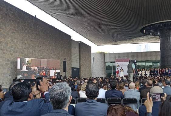 Nuevas inversiones superan los 400 mil mdd con llamado a resolver tr&aacute;mites en un a&ntilde;o
