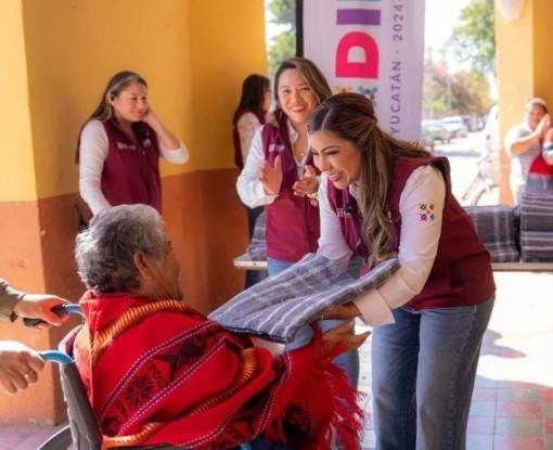 DIF Yucat&aacute;n entrega m&aacute;s de 3,500 cobertores en comisar&iacute;as de M&eacute;rida por bajas temperaturas