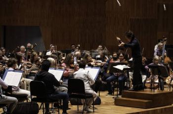 Maestro Scott Yoo anuncia su salida de la Filarm&oacute;nica de la Ciudad de M&eacute;xico