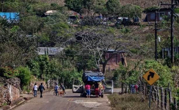 Hallan varios cuerpos con caracter&iacute;sticas similares a los 10 mineros secuestrados en Sinaloa