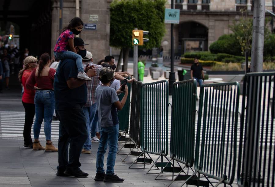 Desfile conmemorativo del aniversario de la Marcha de la Lealtad afecta vialidades en el Centro de CDMX