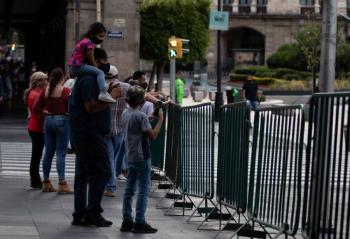 Desfile conmemorativo del aniversario de la Marcha de la Lealtad afecta vialidades en el Centro de CDMX