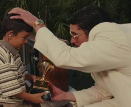 Lincoln Fox, el actor infantil que protagoniz&oacute; el momento m&aacute;s simb&oacute;lico del show de Bad Bunny en el Super Bowl LVIII