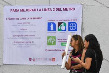 Filas y retrasos por cierre nocturno de estaciones de la L&iacute;nea 2 del Metro