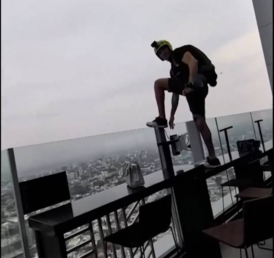 Clausuran “Rooftop Bar 360” tras salto en paraca&iacute;das desde la terraza del Hotel Riu Plaza en Guadalajara