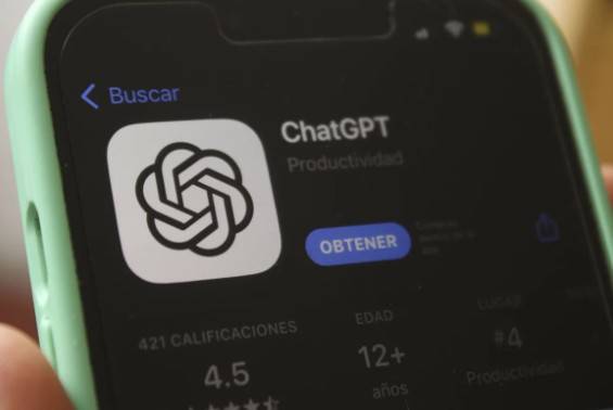 ChatGPT abre la puerta a la publicidad y aviva la tensi&oacute;n en la industria de la IA