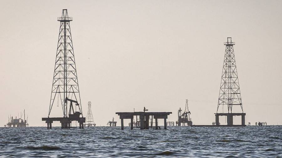 Autoriza EU explotación de petróleo en Venezuela