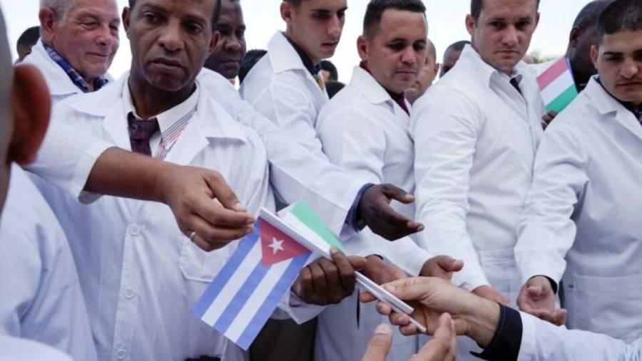 Guatemala termina convenio con m&eacute;dicos cubanos, tras 27 a&ntilde;os