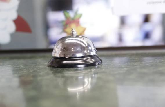 Consumo de turistas mexicanos sube mientras visitantes extranjeros reducen su gasto