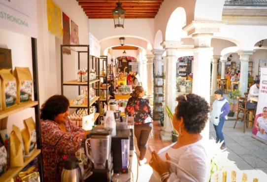 Sedeco inaugura Punto Mujer con conferencias y mentor&iacute;as para emprendedoras en Oaxaca