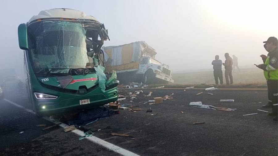 Accidente múltiple en Libramiento Bicentenario deja varios muertos y decenas de vehículos afectados
