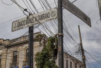 Operativo en Ribera de San Cosme deja la avenida despejada y confrontaci&oacute;n entre autoridades y ambulantes