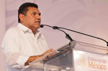 Hospitalizan al gobernador de Tabasco, Javier May Rodr&iacute;guez, por malestar abdominal