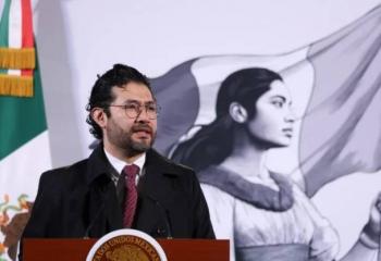 Reforma laboral reducir&aacute; jornada sin bajar salarios: Marath Bola&ntilde;os