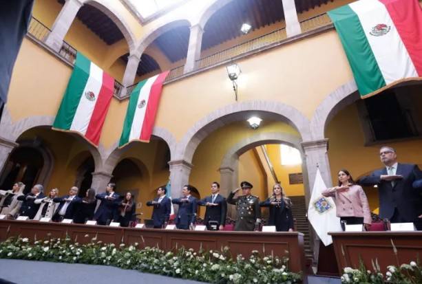 Ayuntamiento reconoce al Ej&eacute;rcito en sesi&oacute;n solemne de Cabildo