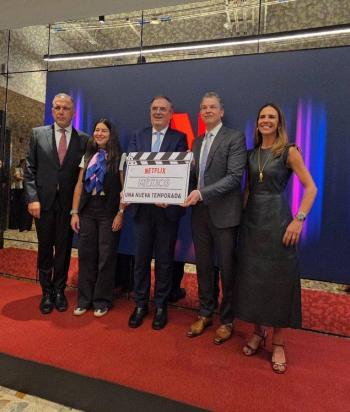 Netflix inaugura oficinas en CDMX y recibe felicitaci&oacute;n de Marcelo Ebrard