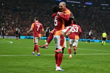 Juventus se aleja de los octavos de Champions al caer 5-2 contra Galatasaray