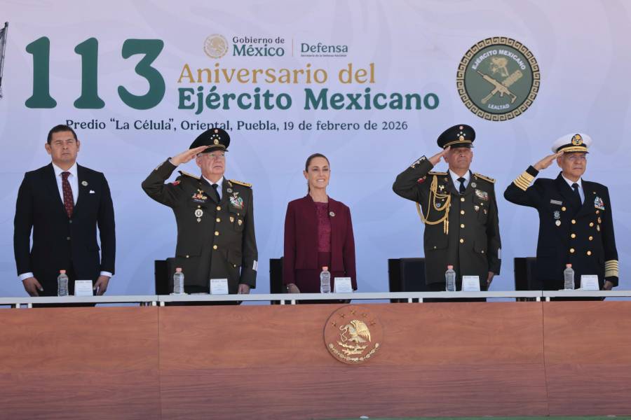 Sheinbaum afirma que Ejército garantiza independencia de México frente a presiones externas