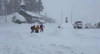 Avalancha de nieve deja 10 esquiadores desaparecidos y 6 varados cerca del lago Tahoe, en California