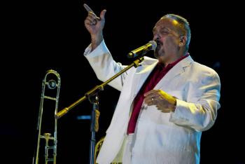 Reportan estado de salud delicado del salsero Willie Col&oacute;n