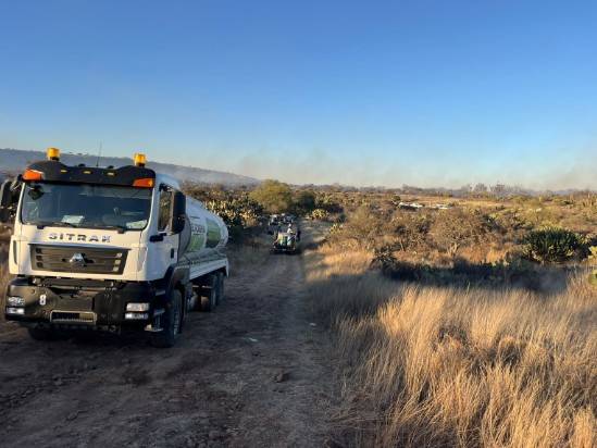 Comisi&oacute;n Estatal del Agua aporta 120 mil litros de agua para combatir incendios en Mexquitic de Carmona