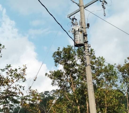 Inversi&oacute;n de 3.2 MDP para ampliar red el&eacute;ctrica en Llano Palacio, Oaxaca
