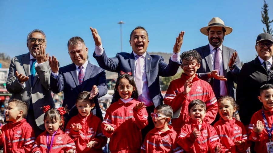 Gustavo A. Madero entrega 130 mil uniformes escolares con programa “Me Late Mi Uniforme”