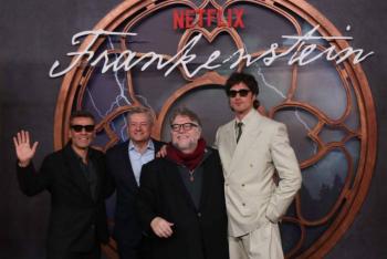 Proyecci&oacute;n gratuita de “Frankenstein” en el Z&oacute;calo registra baja asistencia