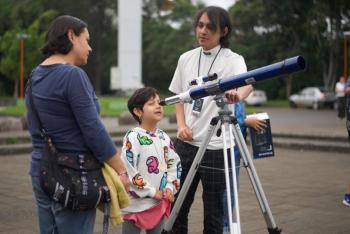 Evento Ciencia Nocturna en Tepoztl&aacute;n atrae a m&aacute;s de 2,300 personas con talleres y observaci&oacute;n astron&oacute;mica