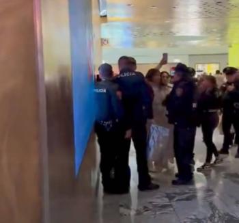 Aseguran a presuntos implicados en hechos il&iacute;citos dentro del &aacute;rea de restaurantes de Perisur