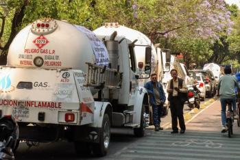 SSC aplica operativo de revisi&oacute;n a pipas de gas en CDMX: 667 verificaciones y 555 infracciones