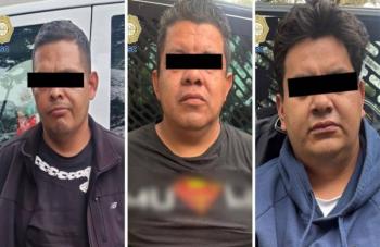 Hallan cad&aacute;veres en camioneta con reporte de robo en Iztacalco; hay tres detenidos en Tl&aacute;huac