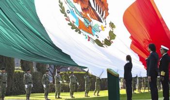 “M&eacute;xico es dignidad, valent&iacute;a y grandeza”: Presidenta Claudia Sheinbaum en ceremonia por el D&iacute;a de la Bandera