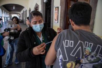 CDMX instala m&oacute;dulos nocturnos de vacunaci&oacute;n contra el sarampi&oacute;n; ya suman seis sedes