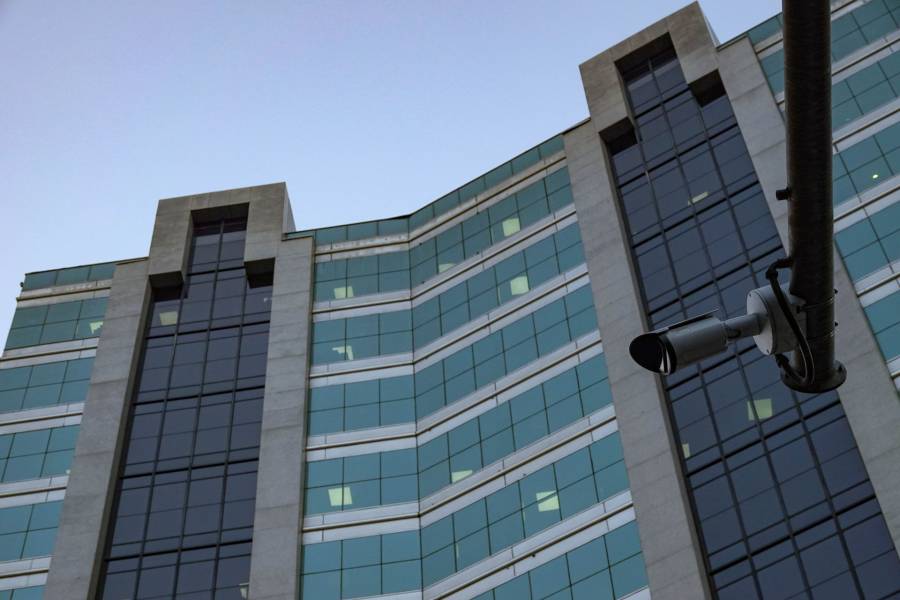 Desalojan Ciudad Judicial por alerta de artefactos explosivos