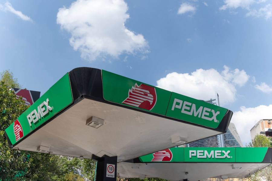 Pemex reduce pérdidas y deuda en cierre de 2025