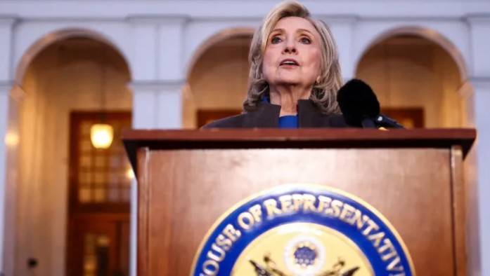Hillary Clinton niega que Bill supiera de Epstein