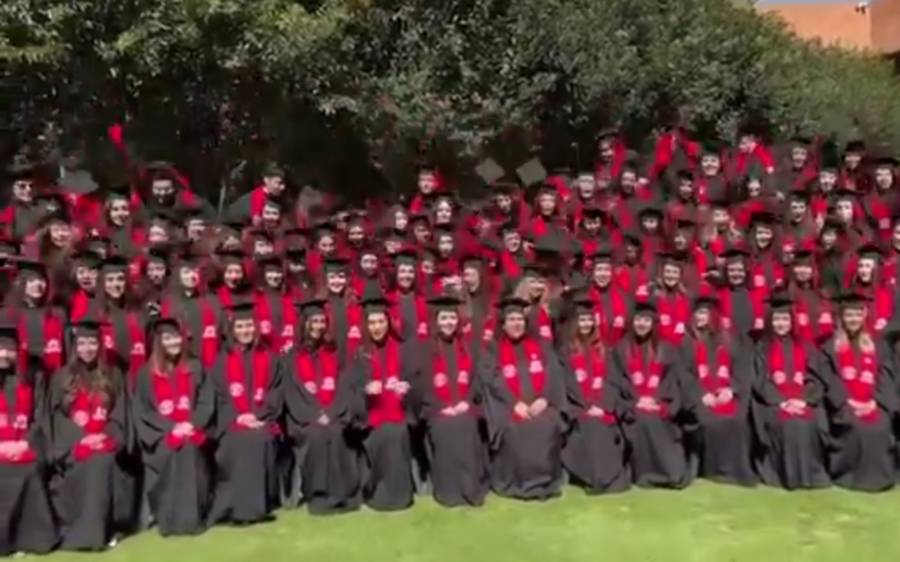 Colapsa grada en ceremonia de graduaci&oacute;n en la Ibero, se reportan 23 lesionados