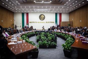 Reforma electoral avanza en Senado con cr&iacute;ticas por refer&eacute;ndum y control del INE