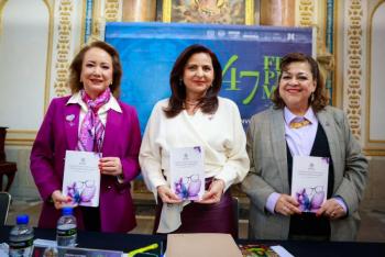 Ministra Yasm&iacute;n Esquivel presenta Constituci&oacute;n con “mirada violeta” en FIL Miner&iacute;a