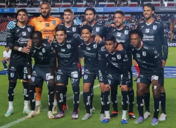 Gallos dej&oacute; ir el triunfo y empat&oacute; ante Santos en casa