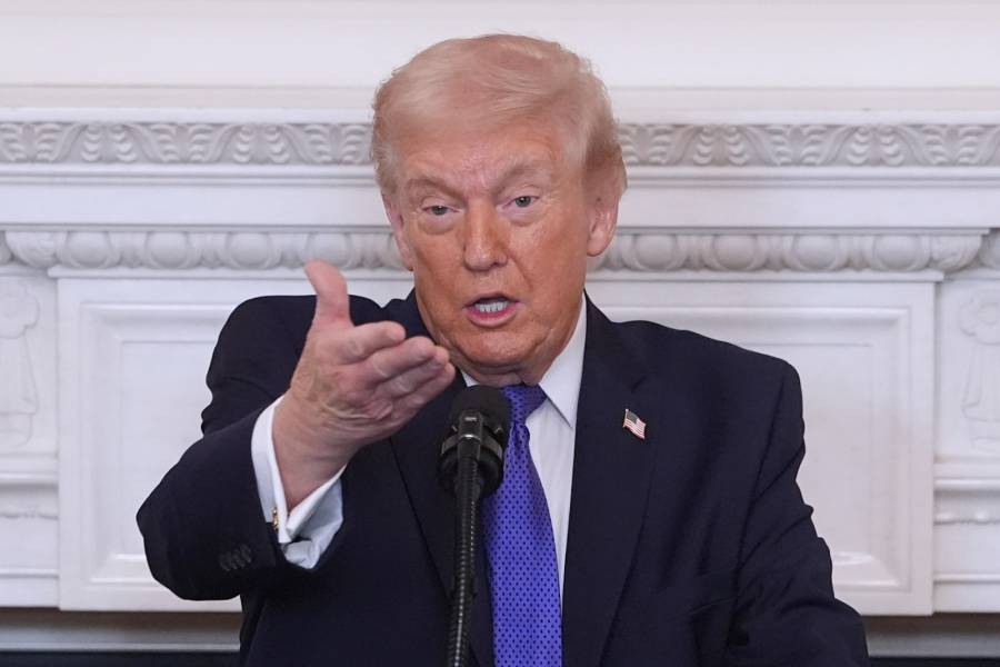 Trump sugiere “toma de control amistosa” en Cuba