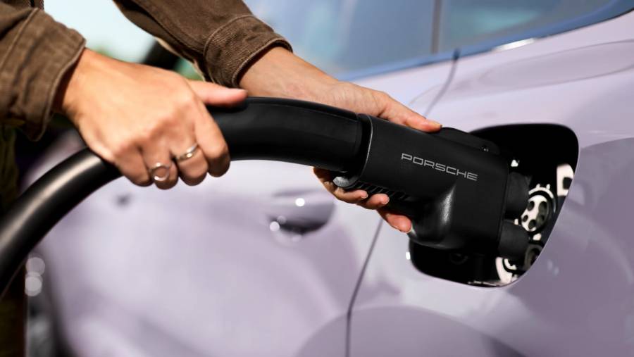 Porsche se integra a la red de Supercargadores de Tesla y ampl&iacute;a las opciones de carga en M&eacute;xico