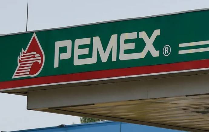 Pemex reduce pérdidas en cuarto trimestre de 2025