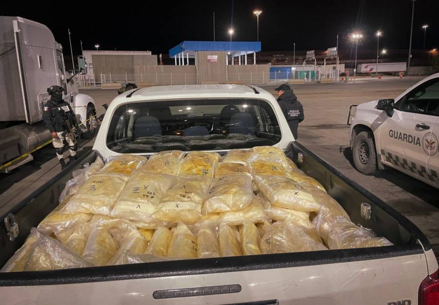 Aseguran 15 kg de presunta metanfetamina y arrestan a conductor en operativo en el Estado de M&eacute;xico